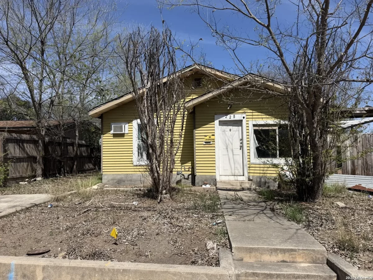 2BR House for Sale in San Antonio, TX