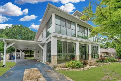 6BR House for Sale in Dallas, TX