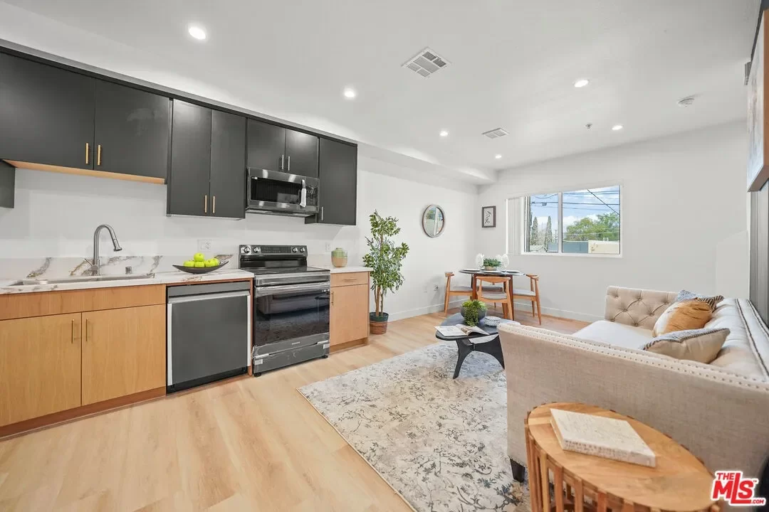 4BR Townhouse for Rent in Los Angeles, CA