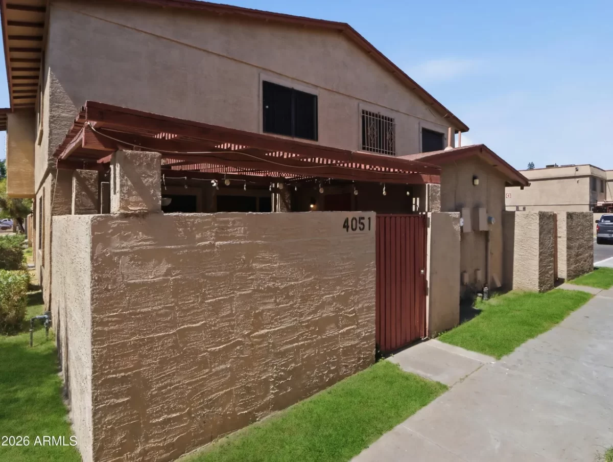 2BR Townhouse for Sale in Phoenix, AZ