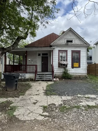 2BR House for Sale in San Antonio, TX