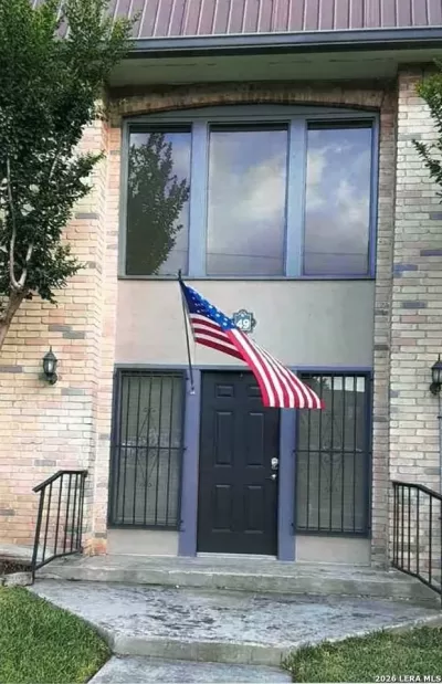 2BR House for Sale in San Antonio, TX