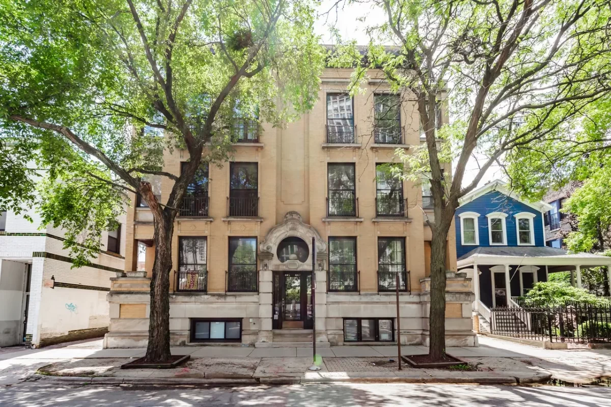 2BR Condo for Sale in Chicago, IL
