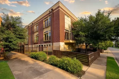 2BR Condo for Rent in Dallas, TX