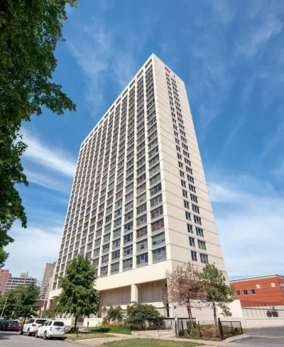 4BR Condo for Sale in Chicago, IL
