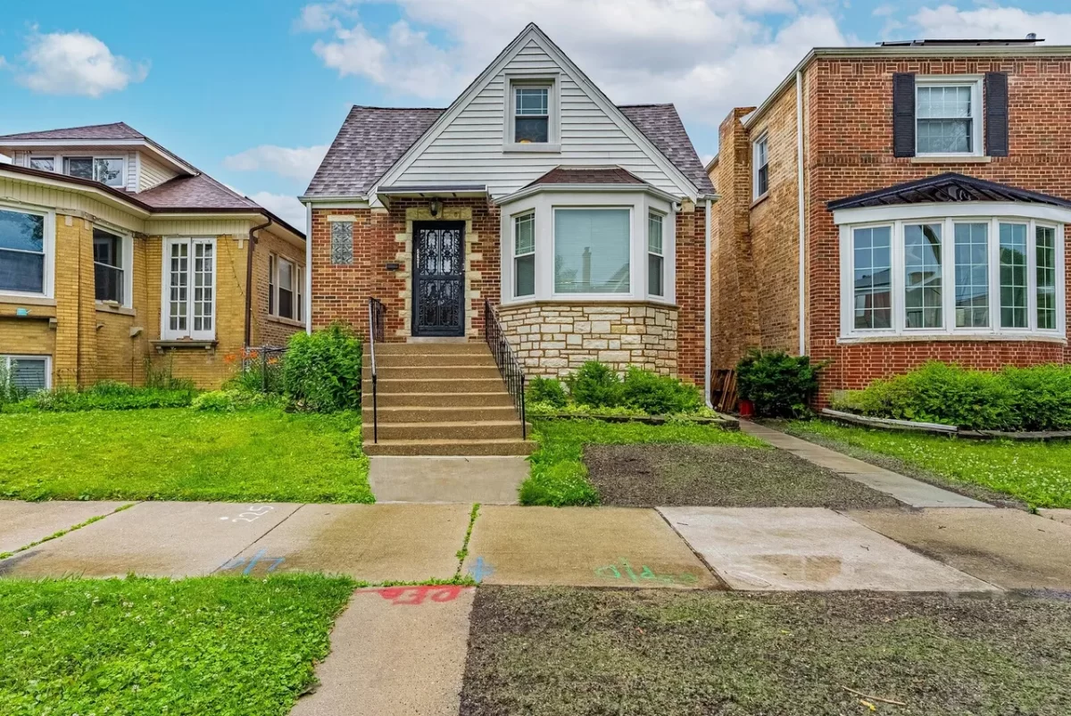4BR House for Sale in Chicago, IL