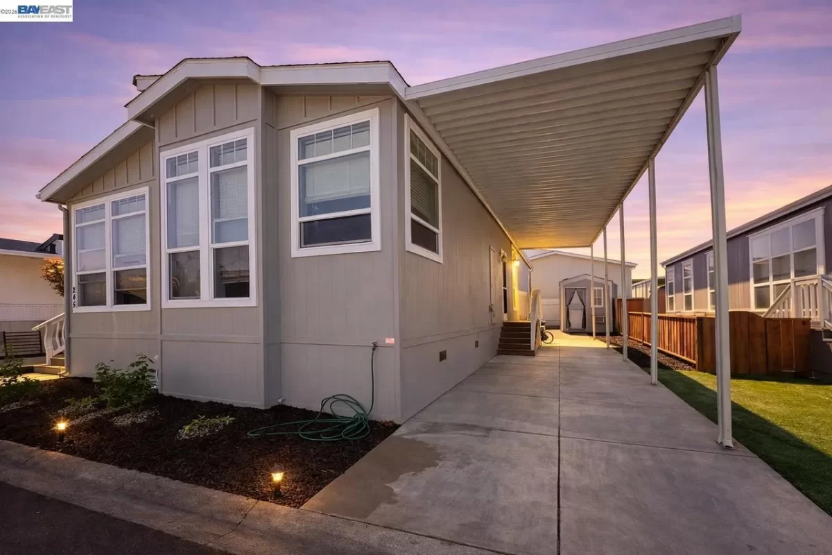 4BR Mobile Home for Sale in Sunnyvale, CA