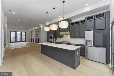 5BR Townhouse for Sale in Philadelphia, PA