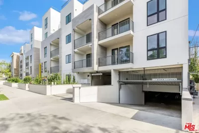 2BR Condo for Rent in North Hollywood, CA