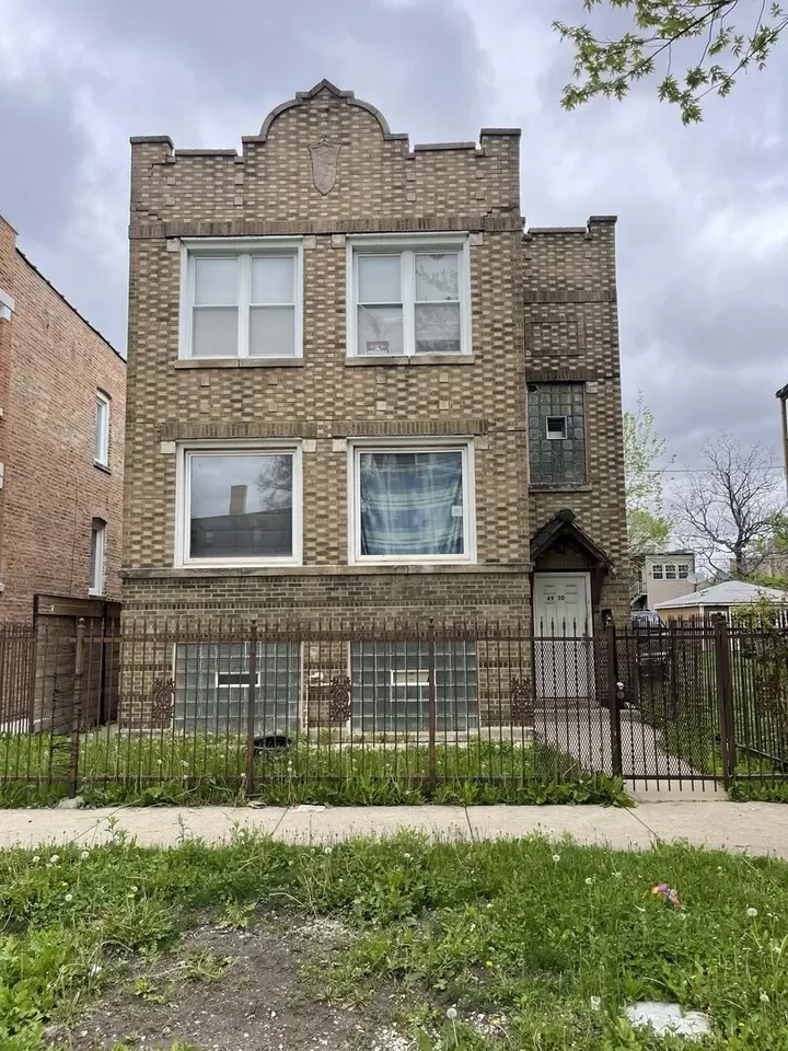 7BR Multi-Family for Sale in Chicago, IL