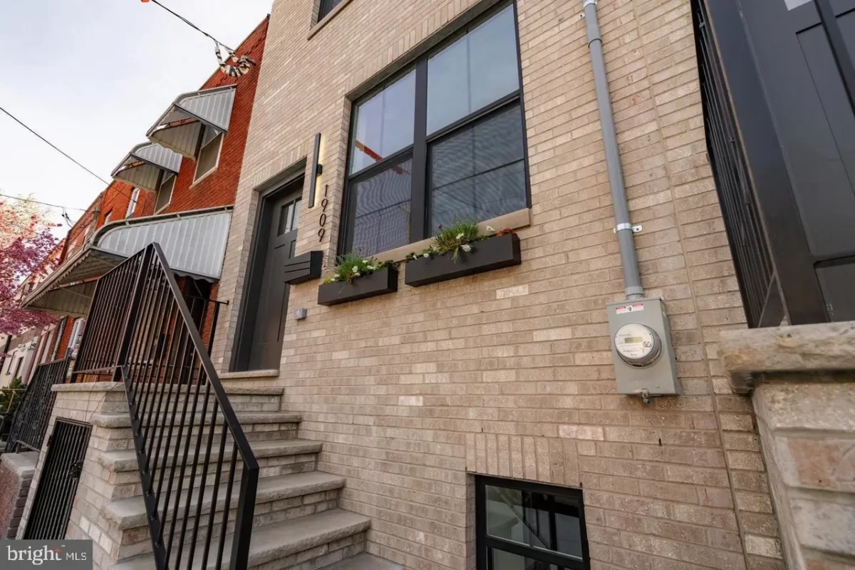 4BR Townhouse for Sale in Philadelphia, PA