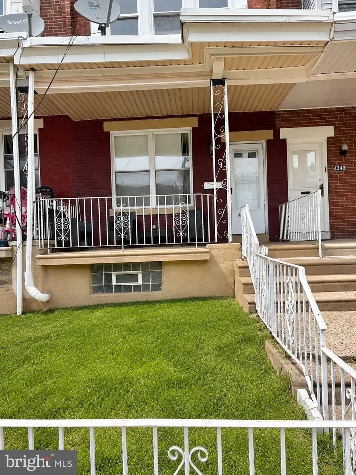 3BR Townhouse for Sale in Philadelphia, PA
