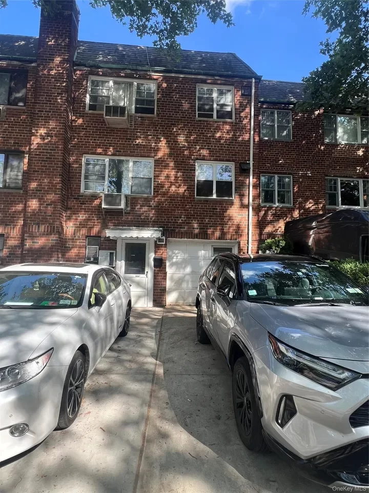 6BR Mobile Home for Sale in Long Island City, NY