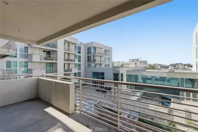 2BR Condo for Sale in Los Angeles, CA