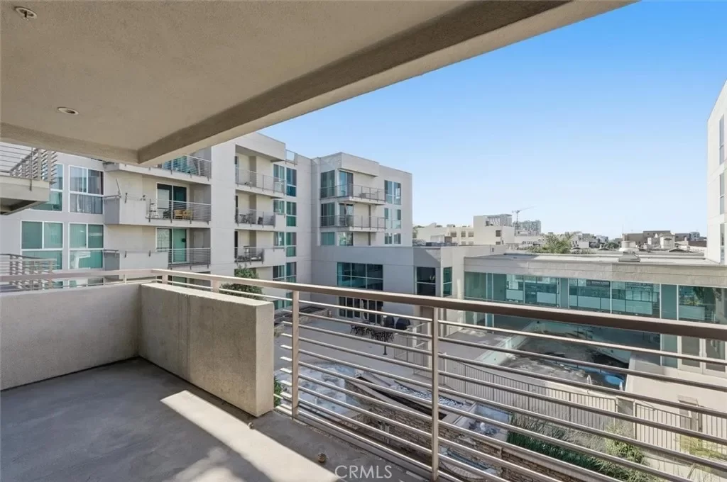 2BR Condo for Sale in Los Angeles, CA