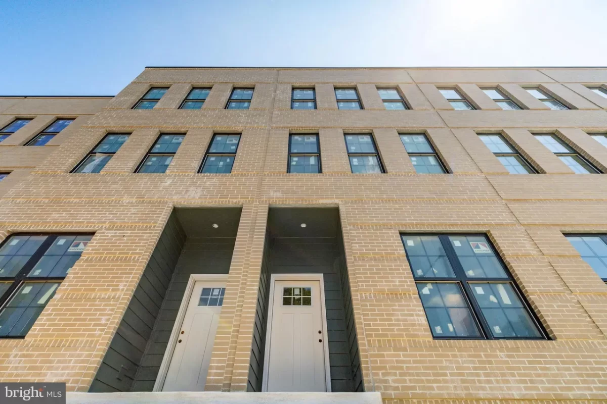 4BR Townhouse for Sale in Philadelphia, PA