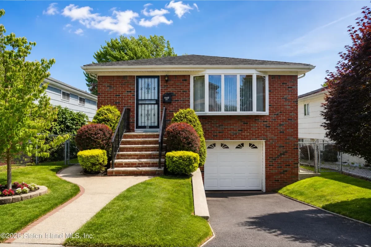 3BR House for Sale in Staten Island, NY