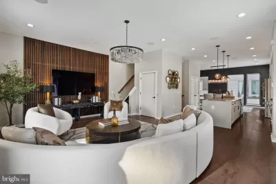 5BR Townhouse for Sale in Philadelphia, PA