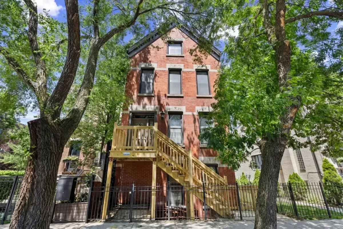 2BR Condo for Sale in Chicago, IL