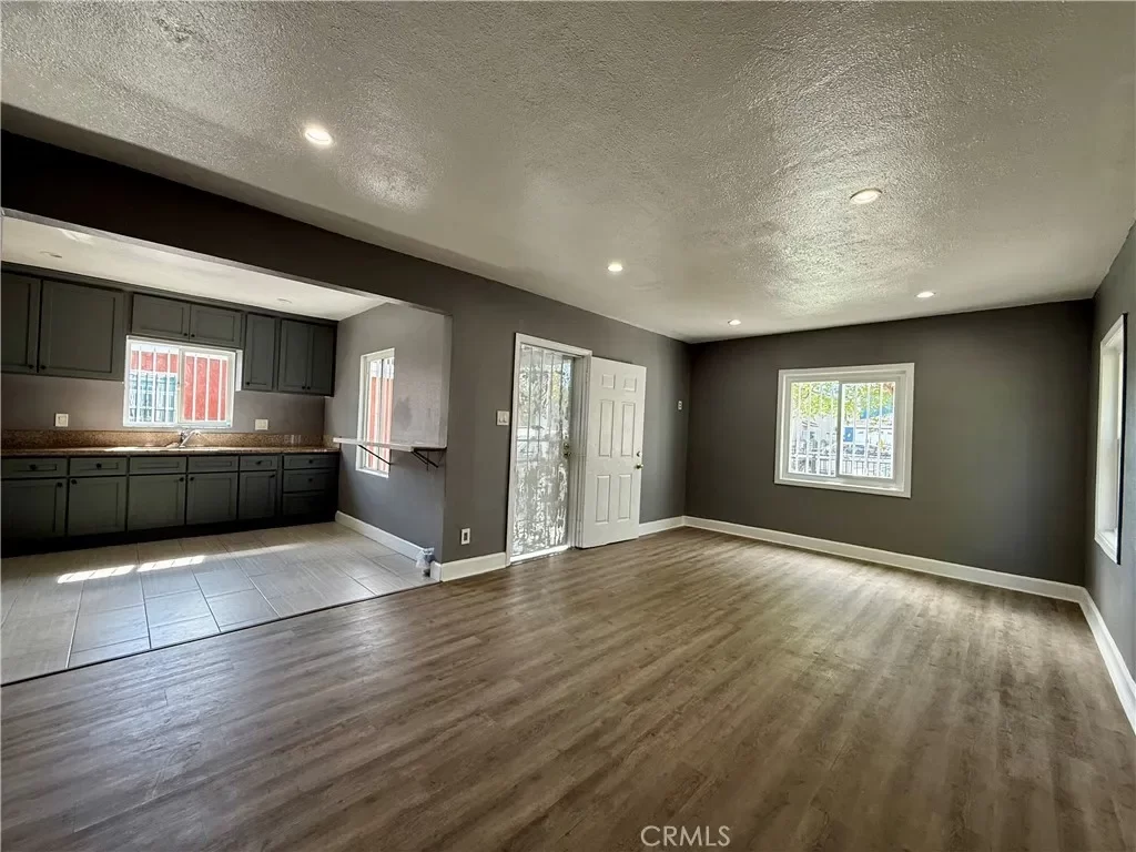 4BR House for Sale in Los Angeles, CA