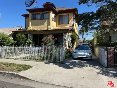 6BR Multi-Family for Sale in Los Angeles, CA