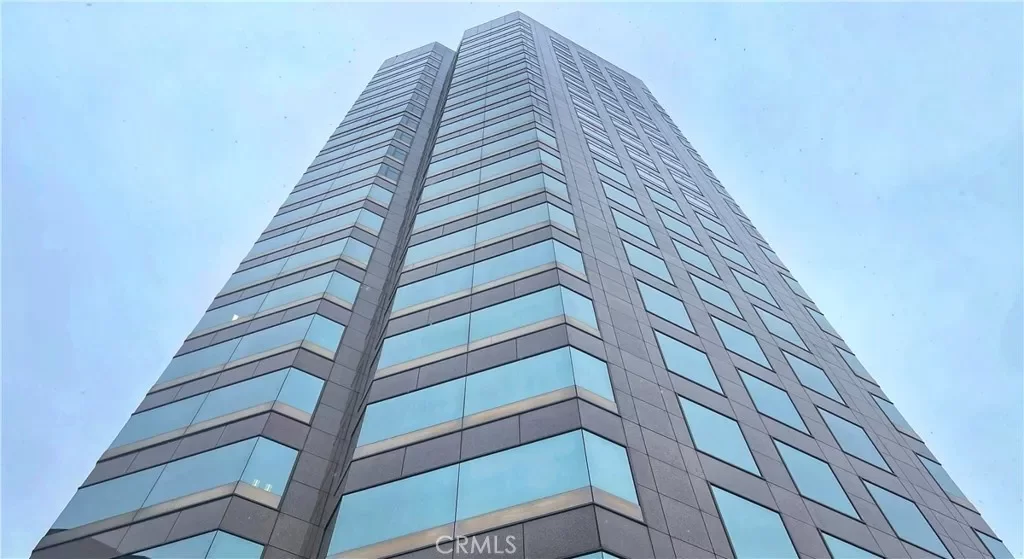 2BR Condo for Sale in Los Angeles, CA