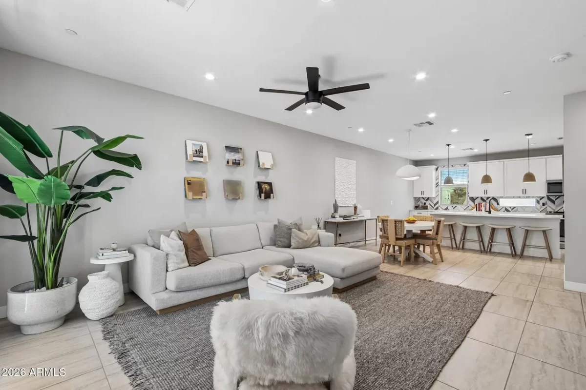 3BR Townhouse for Sale in Phoenix, AZ