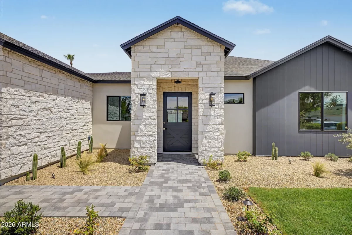 4BR House for Sale in Phoenix, AZ