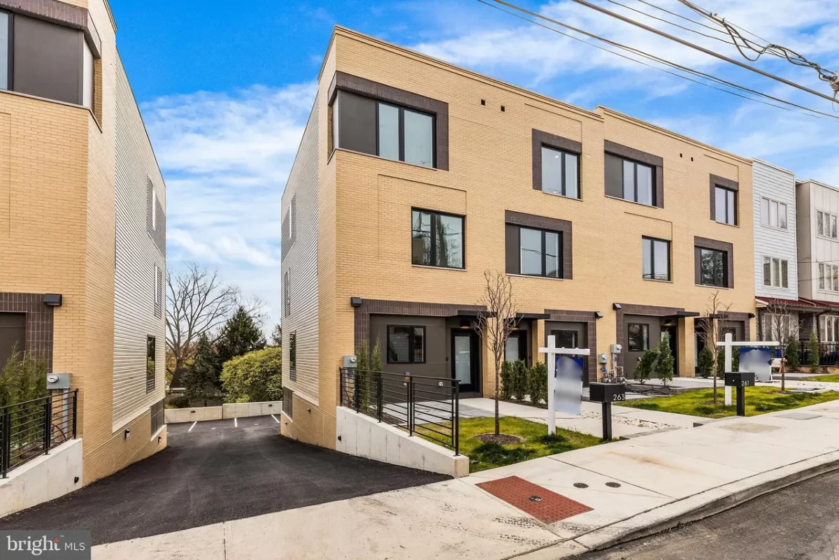 4BR Condo for Sale in Philadelphia, PA