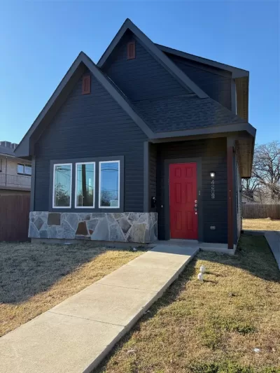 2BR House for Sale in Dallas, TX