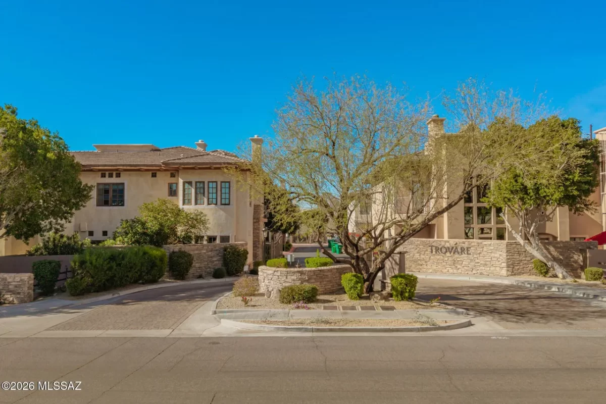3BR Townhouse for Sale in Phoenix, AZ