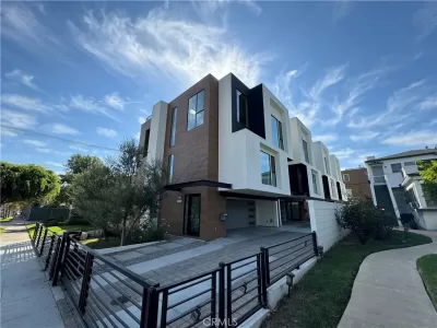 3BR House for Sale in Los Angeles, CA