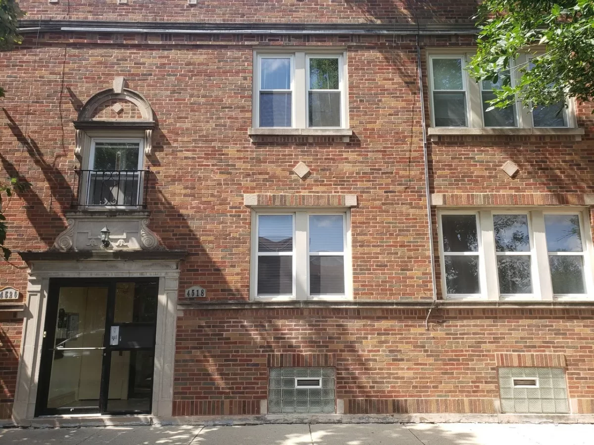 2BR Condo for Sale in Chicago, IL