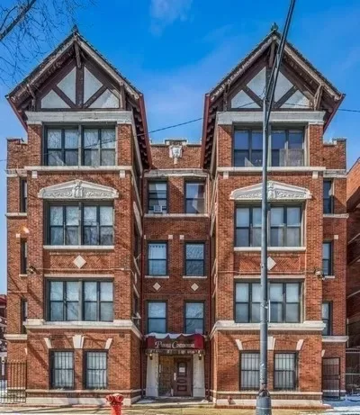 2BR House for Rent in Chicago, IL