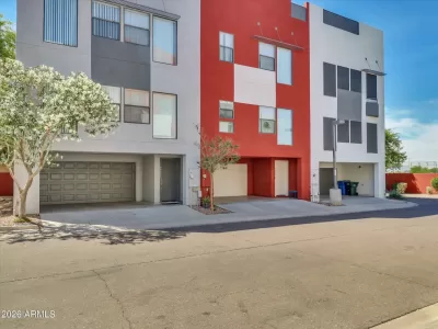 3BR Townhouse for Sale in Phoenix, AZ