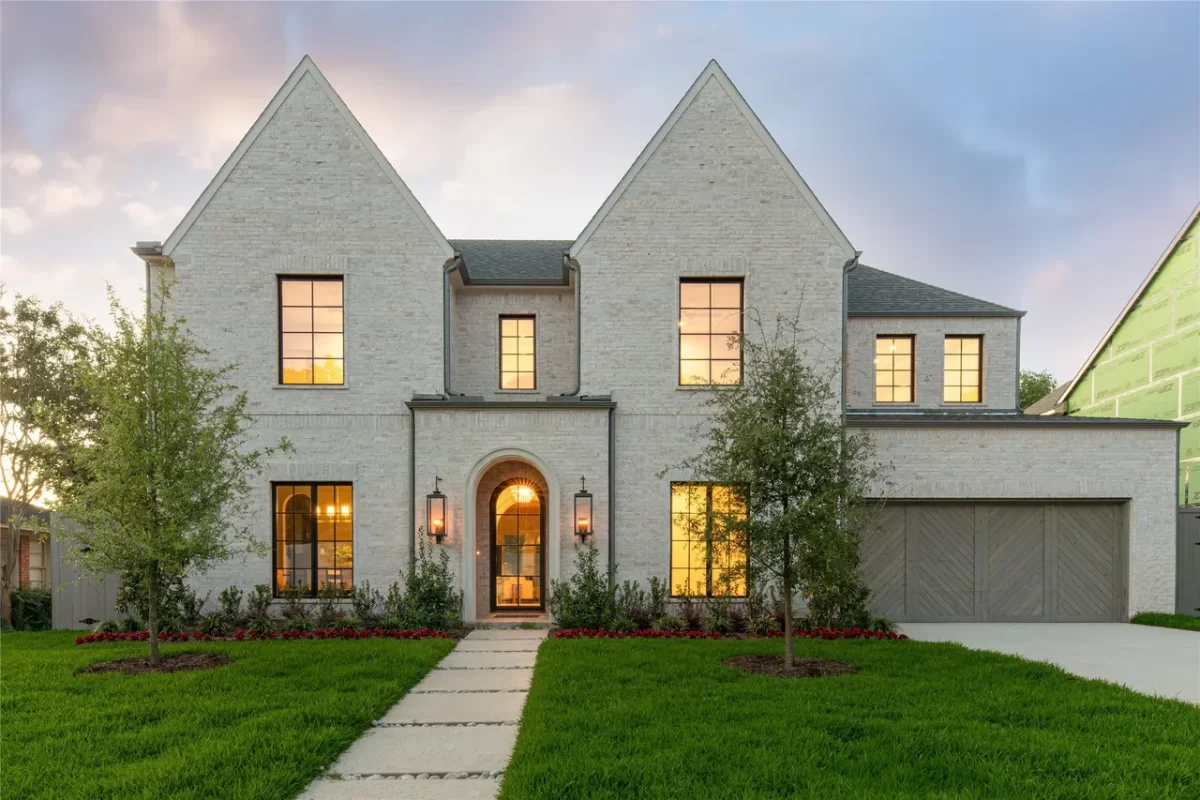 6BR House for Sale in Dallas, TX
