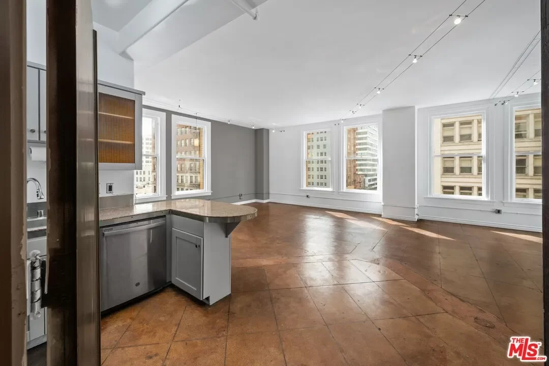 1BR Condo for Sale in Los Angeles, CA