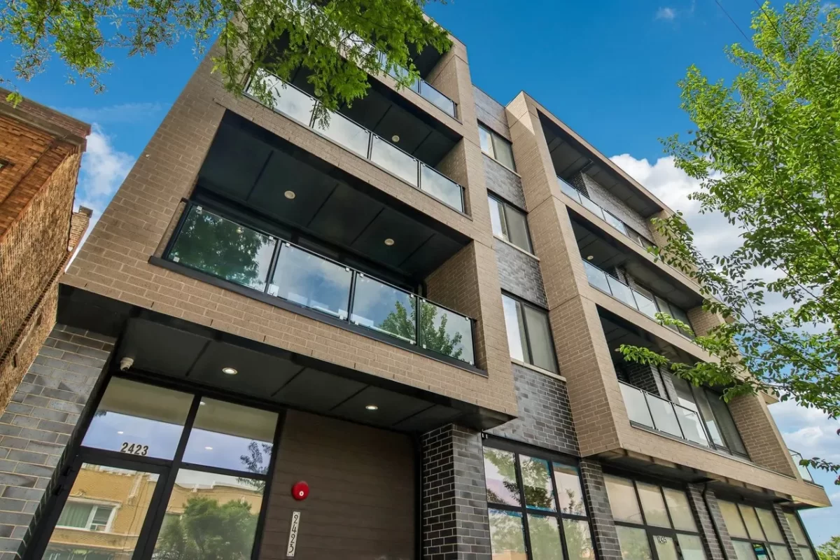 2BR Condo for Sale in Chicago, IL