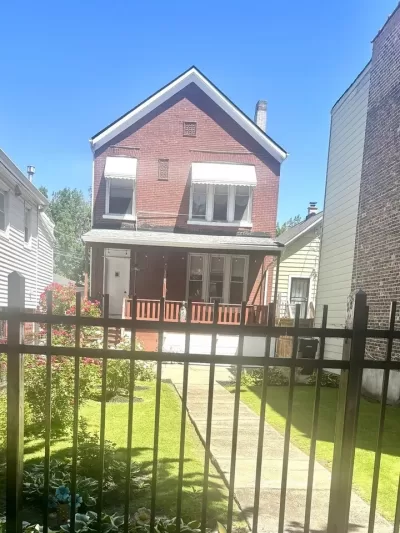 6BR Multi-Family for Sale in Chicago, IL