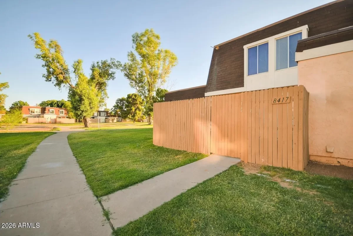 2BR Townhouse for Sale in Phoenix, AZ