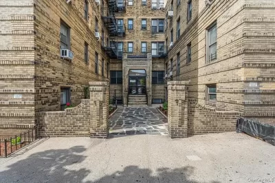 1BR Condo for Sale in Sunnyside, NY