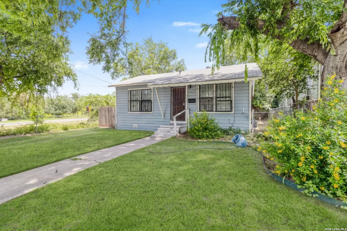 2BR House for Sale in San Antonio, TX