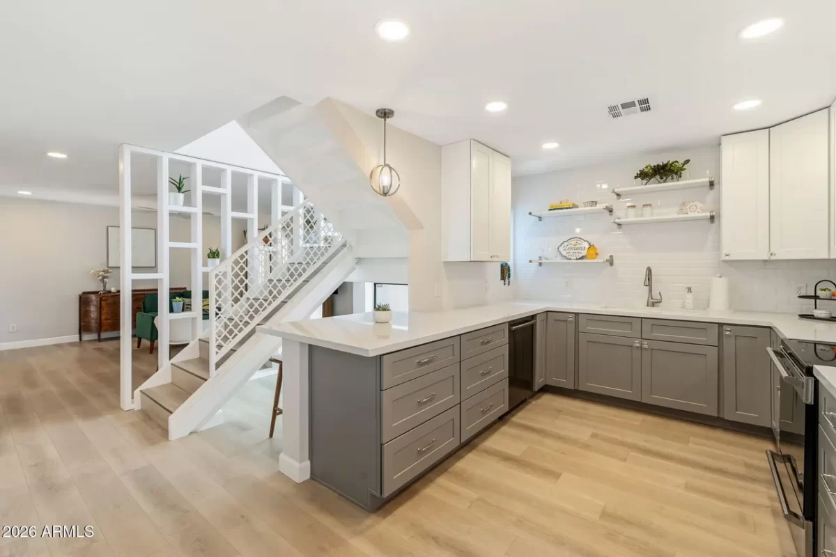 2BR Townhouse for Sale in Phoenix, AZ