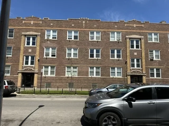 2BR House for Rent in Chicago, IL