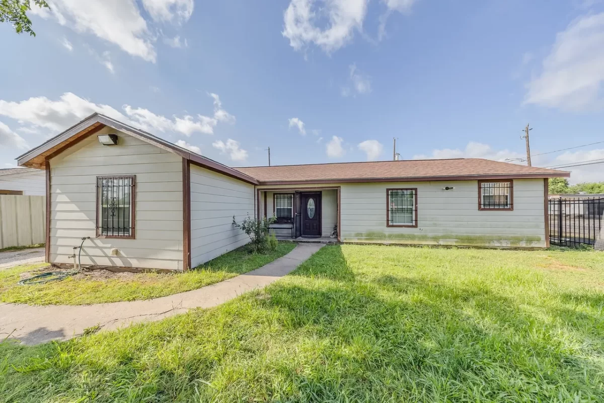 2BR House for Sale in Houston, TX
