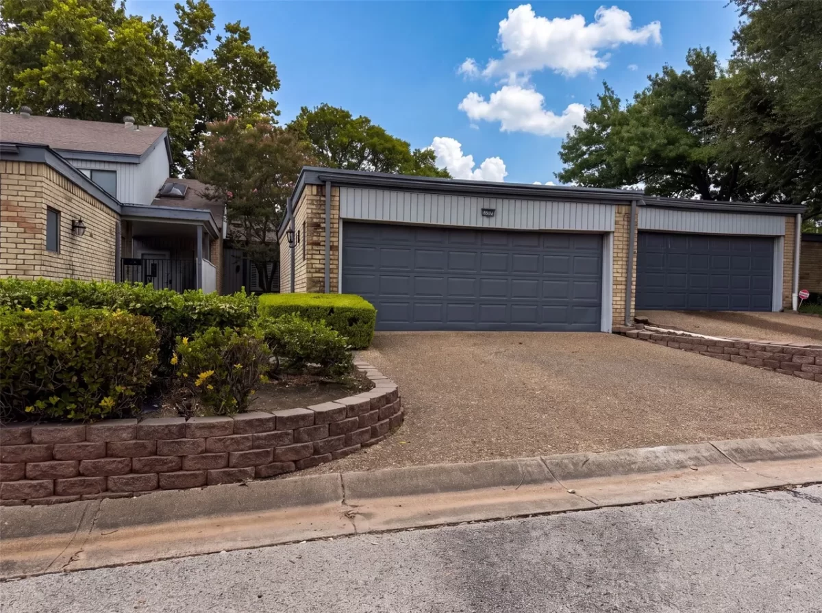 2BR Townhouse for Sale in Dallas, TX