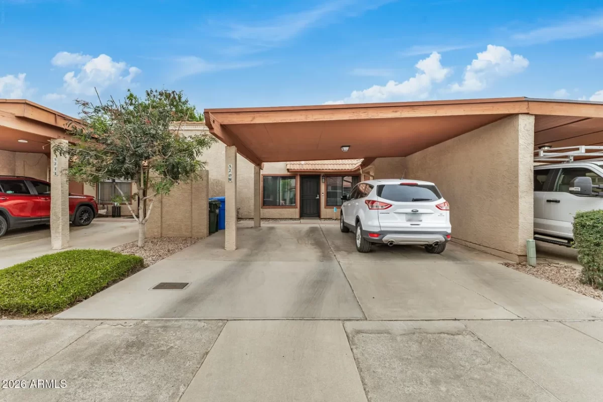 3BR Townhouse for Sale in Phoenix, AZ