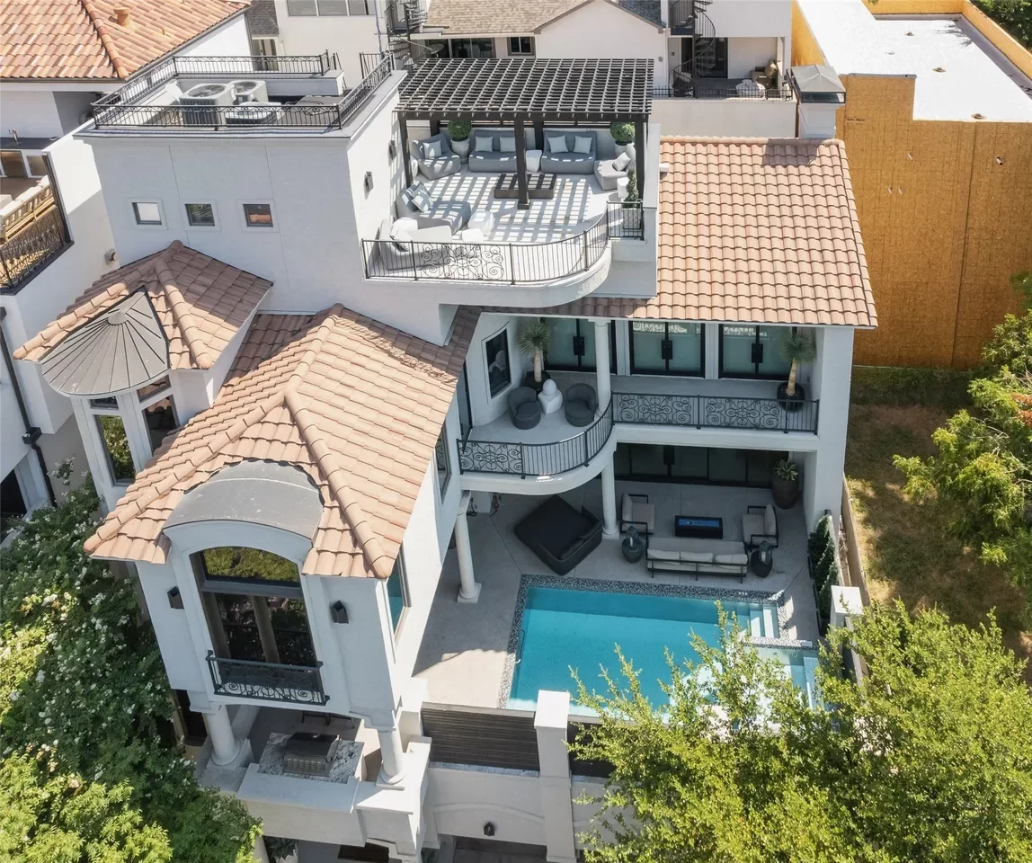 2BR House for Rent in Dallas, TX