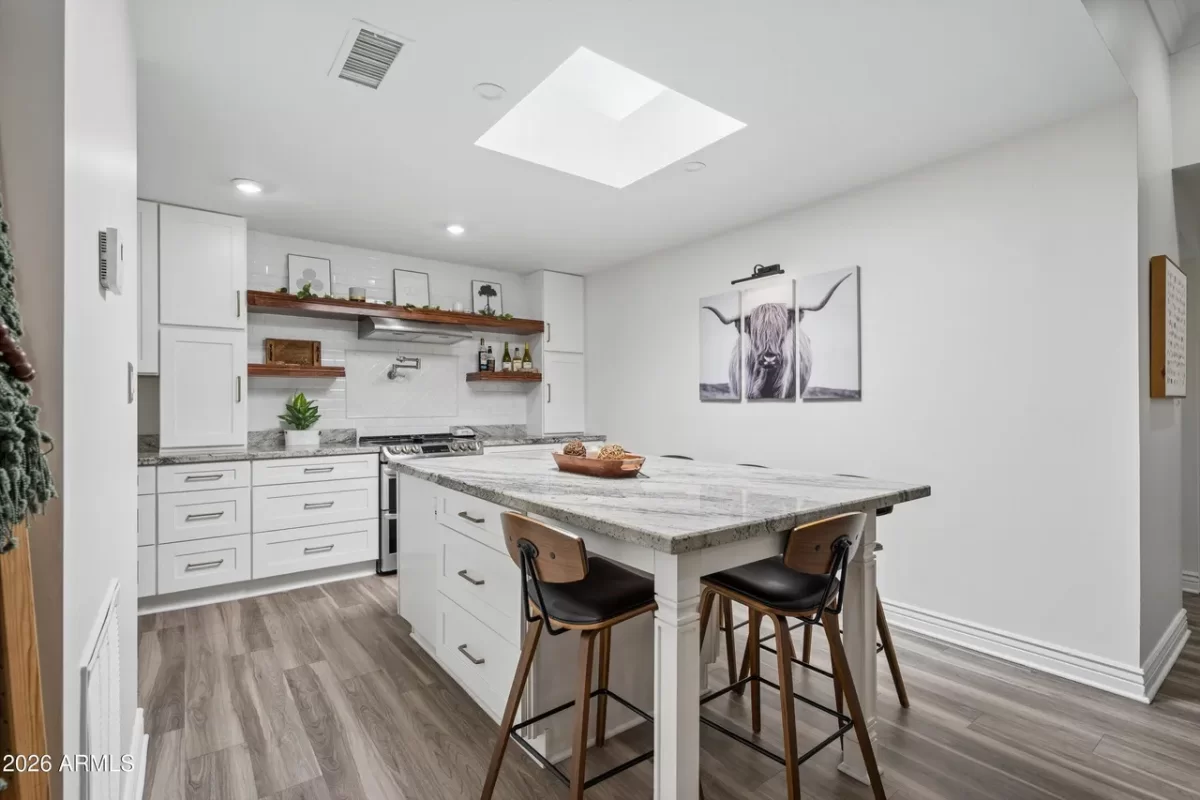 3BR Townhouse for Sale in Phoenix, AZ