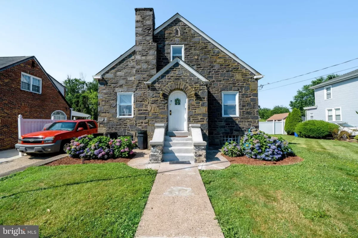 5BR House for Sale in Philadelphia, PA
